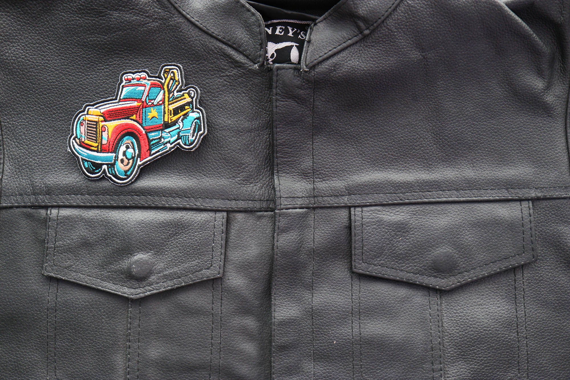 Tow Truck Embroidered Patch - Perfect for Roadside Assistance and Truck Enthusiasts ( 4 x 4 inch )